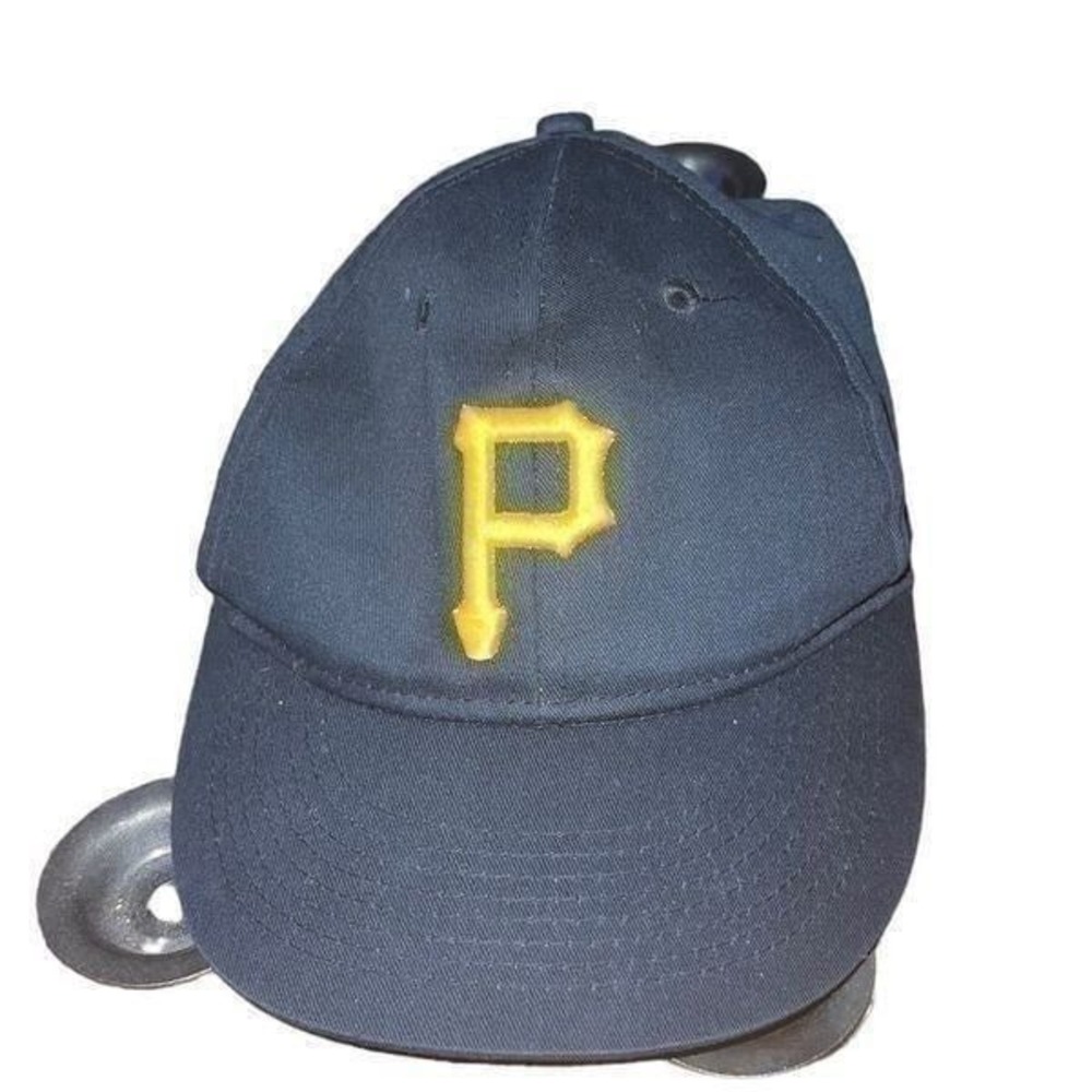 OC Sports youth Pirates MLB‎ hat one size adjustable